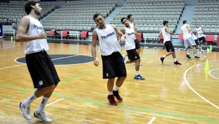 Basketbolcularımız Shuttle Run Testinden Geçti