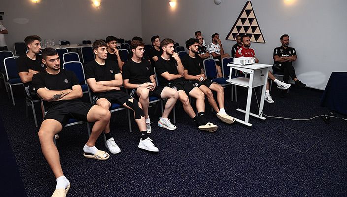 Sağlık Ekibimizden Genç Futbolcularımıza Recovery Yöntemleri Eğitimi