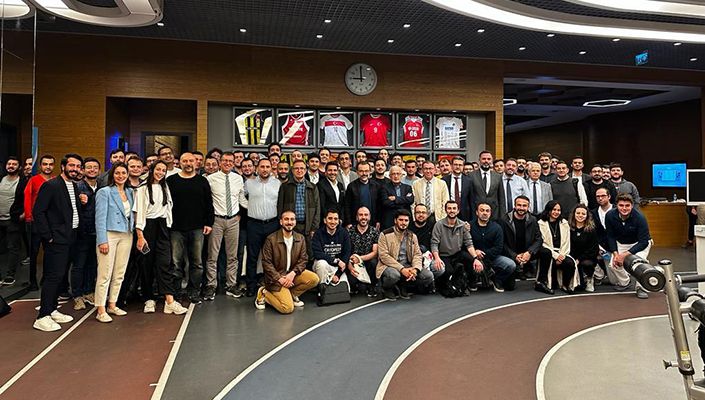 Sağlık Kurulu Koordinatörümüz Tekin Kerem Ülkü, Türkiye Spor Yaralanmaları Derneği’nde Konuşma Yaptı