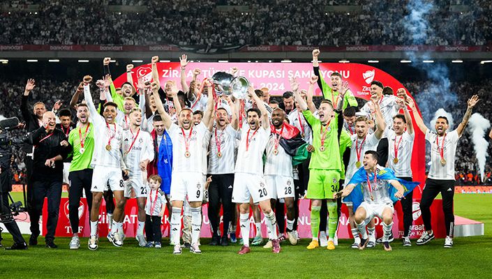 Şampiyon Beşiktaşımız Kupasına Kavuştu