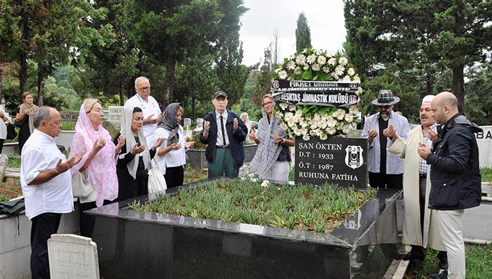 Şan Ökten’i Kabri Başında Andık