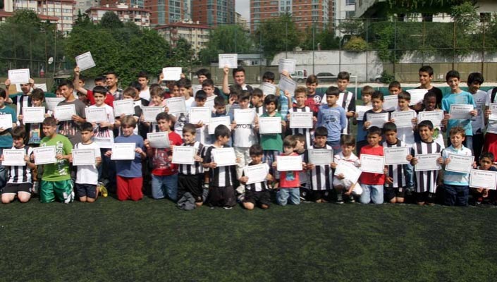 Futbol Okulları Kış Dönemi Sona Erdi