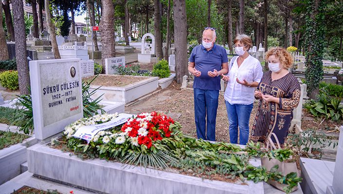 Şükrü Gülesin’i Kabri Başında Andık