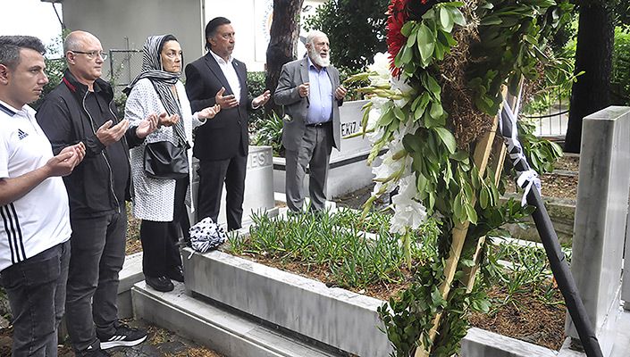 Şükrü Gülesin’i Kabri Başında Andık