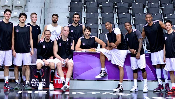 Tremmell Darden’in Doğum Günü Kutlandı