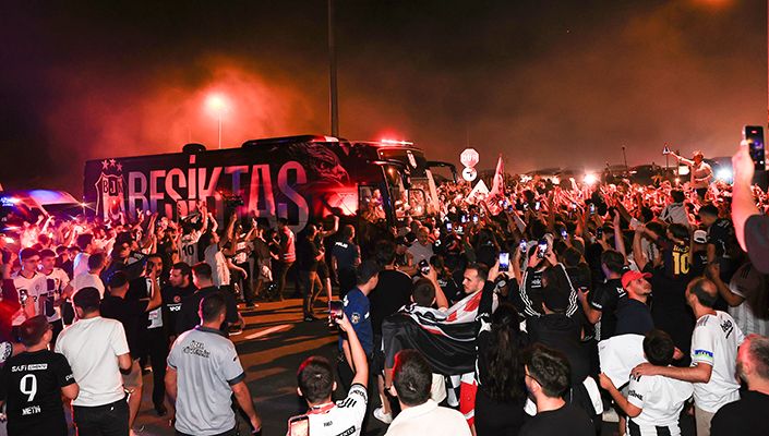 Takımımıza Ümraniye’de Coşkulu Karşılama