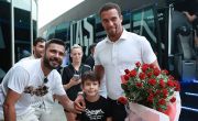 Taraftarlarımız Futbol Takımımızı Çiçeklerle Maça Uğurladı