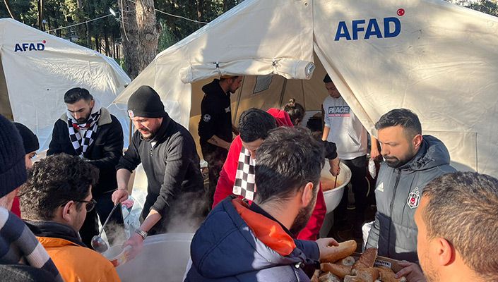 Taraftarlarımız Hatay’da Yemek Dağıtmaya Başladı