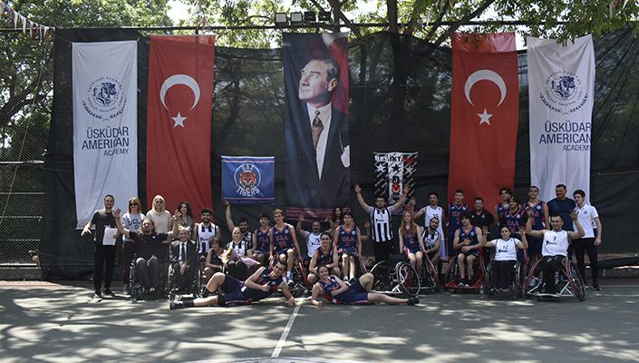 Tekerlekli Sandalye Basketbol Takımımız, Üsküdar Amerikan Lisesi’nin Öğrencileriyle Buluştu