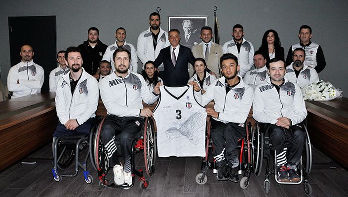 Tekerlekli Sandalye Basketbol Takımımızdan Başkanımız Ahmet Nur Çebi’ye Ziyaret