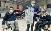 Tekerlekli Sandalye Basketbol Takımımızdan HDI Sigorta Genel Müdürü Ceyhan Hancıoğlu’na İmzalı Forma