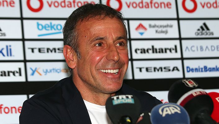 Teknik Direktörümüz Abdullah Avcı, Basın Toplantısı Düzenledi
