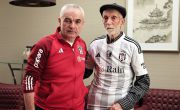 Rıza Çalımbay meets 103-year-old Beşiktaş fan in Samsun City