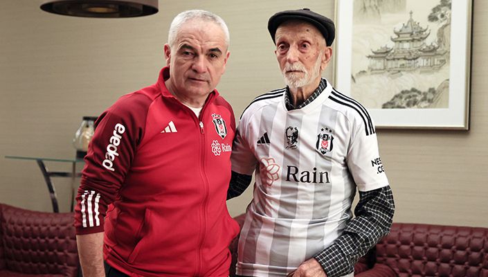 Teknik Direktörümüz Rıza Çalımbay, 103 Yaşındaki Taraftarımız Kazım Öztürk’le Buluştu