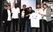 Teknik Direktörümüz Şenol Güneş ile Futbolcularımızdan Beşiktaşlı Yönetmen Zeki Demirkubuz’un Fotoğraf Sergisine Ziyaret