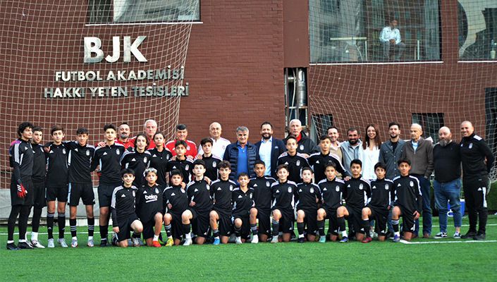 Teknik Direktörümüz Şenol Güneş’ten Beşiktaş Futbol Akademi’ye Ziyaret