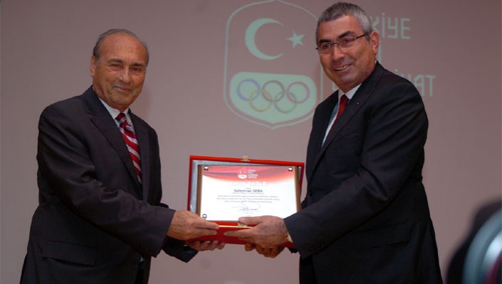 Onursal Başkanımız Süleyman Seba’ya Onur Ödülü