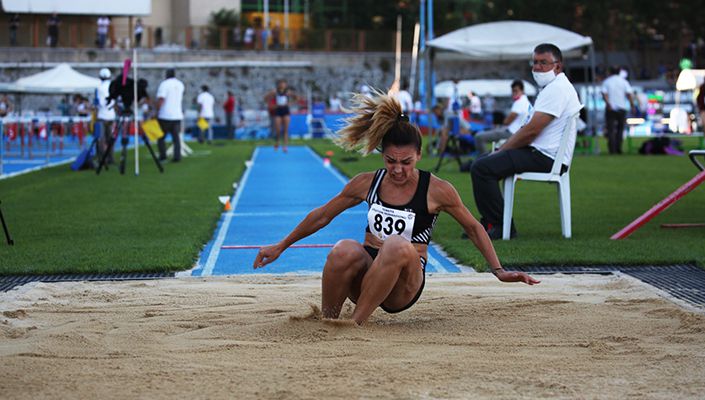 Tuğba Aydın, Büyükler Atletizm Şampiyonası’nda Türkiye Birincisi Oldu