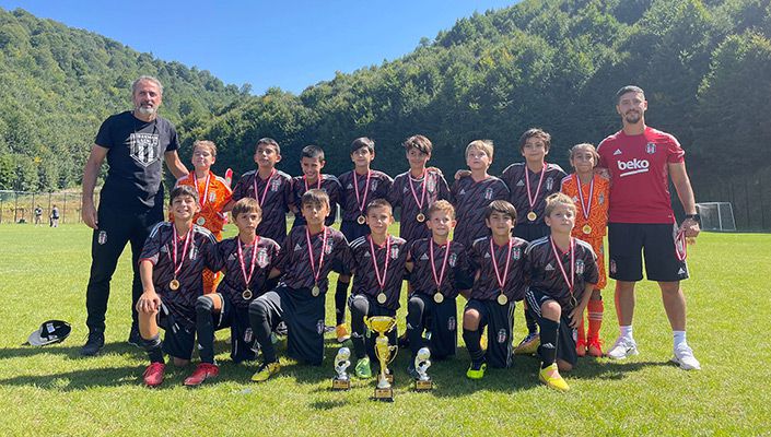 U-10 Takımımız, 6. Kartepe Okula Merhaba Cup Turnuvası’nda Şampiyon Oldu