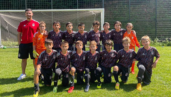 U-10 Takımımız, Yalova Yürüyen Köşk Junior Cup’ta İkinci Oldu
