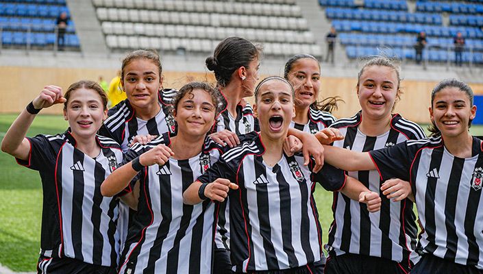 U-17 Kız Akademi Takımımız, İstanbul 1. Bölge Play-off Maçında Finale Adını Yazdırdı