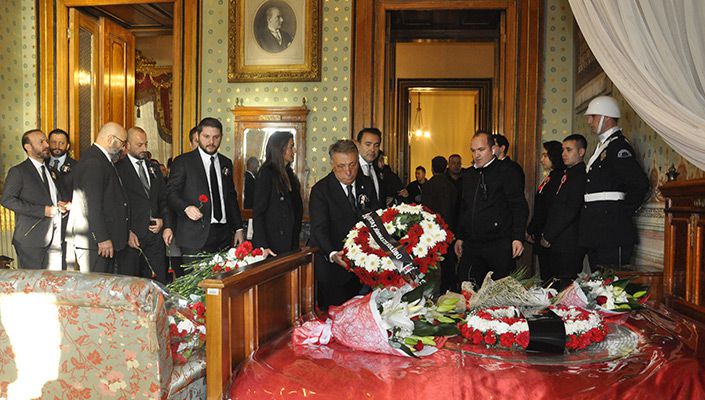 Ulu Önderimiz Gazi Mustafa Kemal Atatürk’ü Dolmabahçe’de Andık
