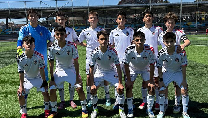 Ümraniyespor:0 Beşiktaş:2 (U-13)