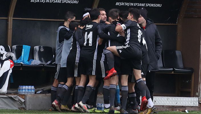 Ümraniyespor:1 Beşiktaş:8 (U-14)