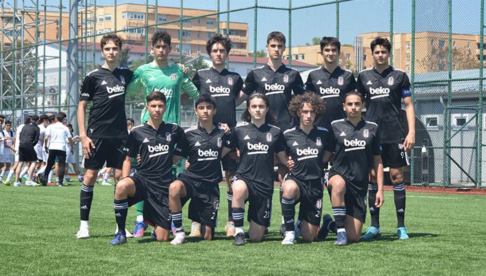 VavaCars Fatih Karagümrük:2 Beşiktaş:3 (U-15)