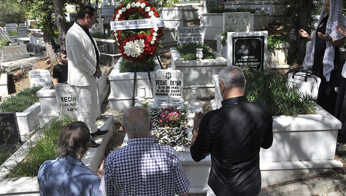 Vedat Okyar’ı Kabri Başında Andık