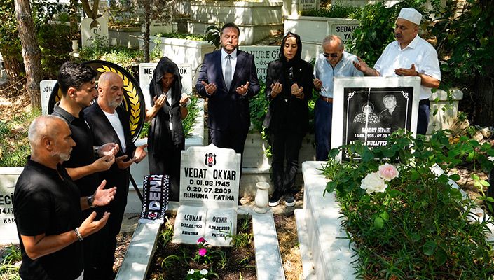 Vedat Okyar’ı Kabri Başında Andık