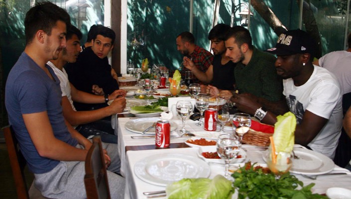 Takımımıza Moral Yemeği