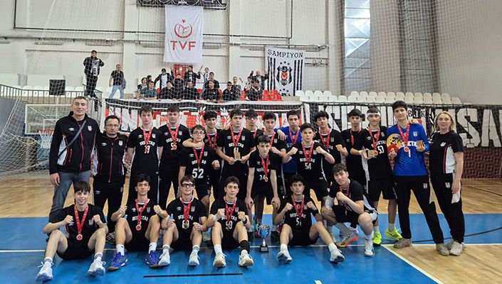 Yeşilay Küçük Erkekler Hentbol Türkiye Şampiyonu Beşiktaş