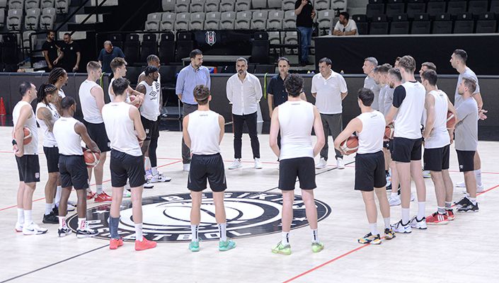 Yönetim Kurulu Üyelerimiz Altın Mimir ile Burak Aslan, Beşiktaş Fibabanka Erkek Basketbol Takımımızla Buluştu
