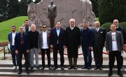 Yönetim Kurulu Üyelerimiz, Bakü'de Haydar Aliyev'in Anıt Mezarını ve Şehitler Hıyabanı'nı Ziyaret Ettiler