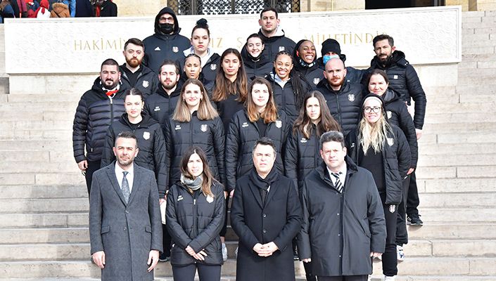 Yönetim Kurulu Üyelerimiz Kemal Erdoğan ve Enis Ulusoy İle Beşiktaş HDI Sigorta Takımımızdan Anıtkabir Ziyareti