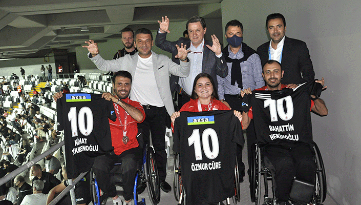 Yönetim Kurulu Üyelerimiz, Vodafone Park’ta Beşiktaş Taraftarı Milli Paralimpik Sporcularımız İle Buluştu