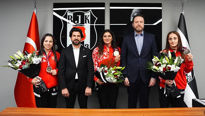 Yönetim Kurulu Üyelerimizden Milli Güreşçilerimize Tebrik
