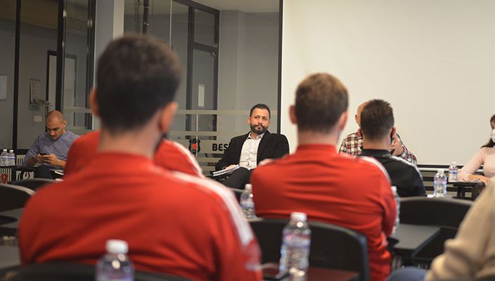 Yönetim Kurulu Üyemiz Fırat Fidan, Futbol Akademimizin Teknik ve İdari Ekibiyle Buluştu