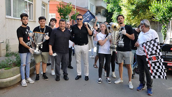 Yönetim Kurulu Üyemiz Hakan Daltaban, Beşiktaş Dostları Derneği’nin Şampiyonluk Kutlamasına Katıldı