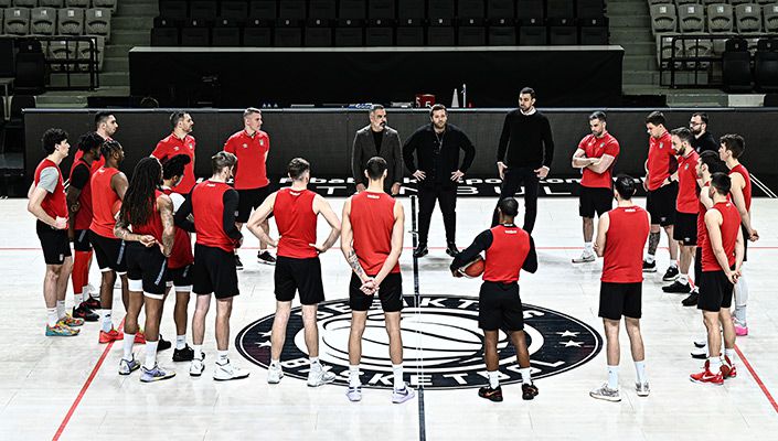 Yönetim Kurulu Üyemiz Özkan Arseven, Beşiktaş Fibabanka Takımımızı Ziyaret Etti
