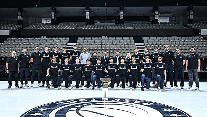 Yönetim Kurulu Üyemiz ve Basketbol Şube Sorumlumuz Özkan Arseven, Şampiyon Basketbol Gençler Ligi Erkek Takımımızla Buluştu