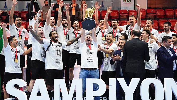 Yönetim Kurulu Üyemiz Selahattin Solmaz ve Şampiyon Hentbolcularımızdan Açıklamalar