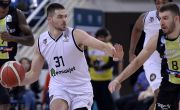 Eagles fall to fourth quarter surge