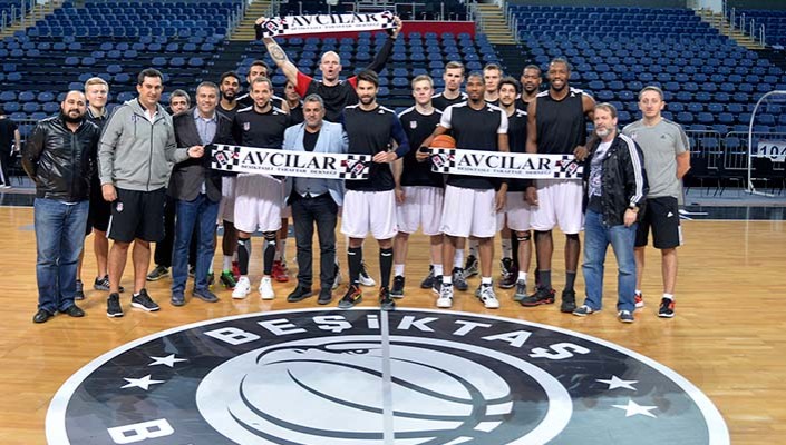 Avcılar Beşiktaşlı Taraftarlar Derneği’nden Beşiktaş Sompo Japan Takımımız’a Ziyaret 