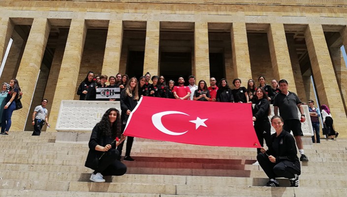 Yıldız Kız Futbol Takımımız Anıtkabir’i Ziyaret Etti