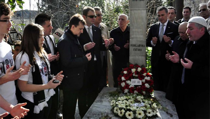 Başkanımız Şeref Bey’in Kabrini Ziyaret Etti