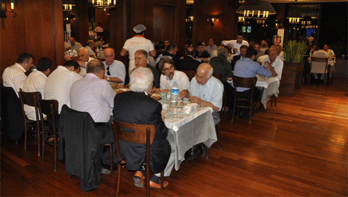 Kongre Üyelerimiz İftar Yemeğinde Buluştu