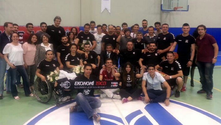 Beşiktaş RMK Marine Takımımız Yaşar Üniversitesi'nde Öğrencilerle Buluştu