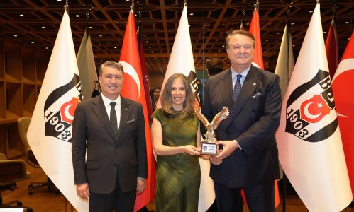 U.S. Consul General to Istanbul Julie A. Eadeh visits Beşiktaş 